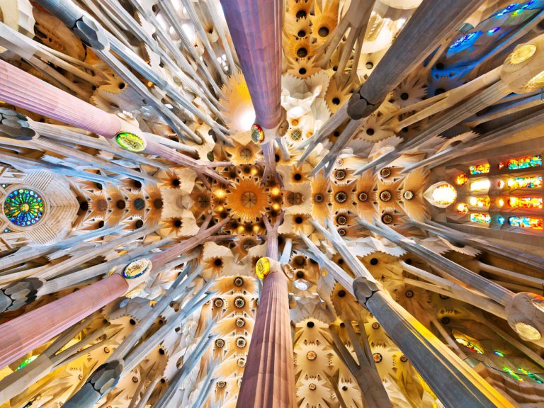 19 awe-inspiring photos of Antoni Gaudí's magical architecture ...
